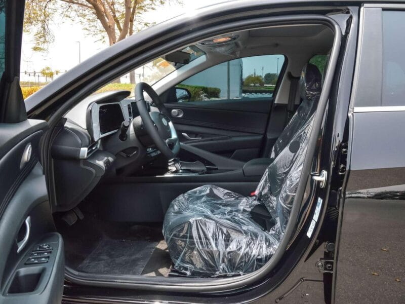 HYUNDAI ELANTRA 2025 - BLACK 4-Cylinder Engine