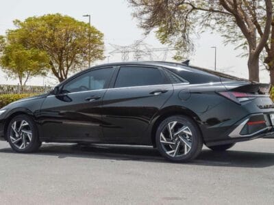 HYUNDAI ELANTRA 2025 - BLACK 4-Cylinder Engine