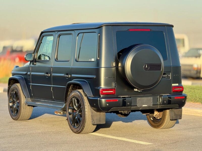 MERCEDES-BENZ G 63 AMG BLACK-WHITE 2022 A/T Petrol