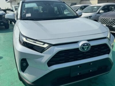 New 2025 Toyota RAV 4 Solid White 4WD Automatic