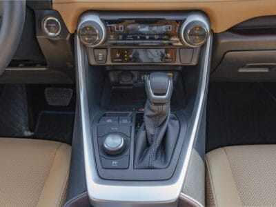 2025 Toyota Rav 4 Limited 2.5L AT Hybrid (Black)