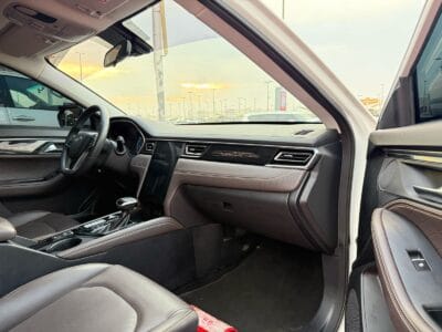 2023 JAC J7 White 1.5L Engine GCC Specs Automatic