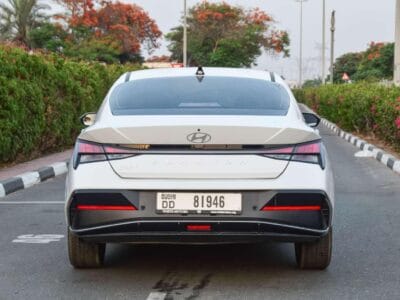 HYUNDAI ELANTRA 2025 - WHITE (2) 4-Cylinder Engine