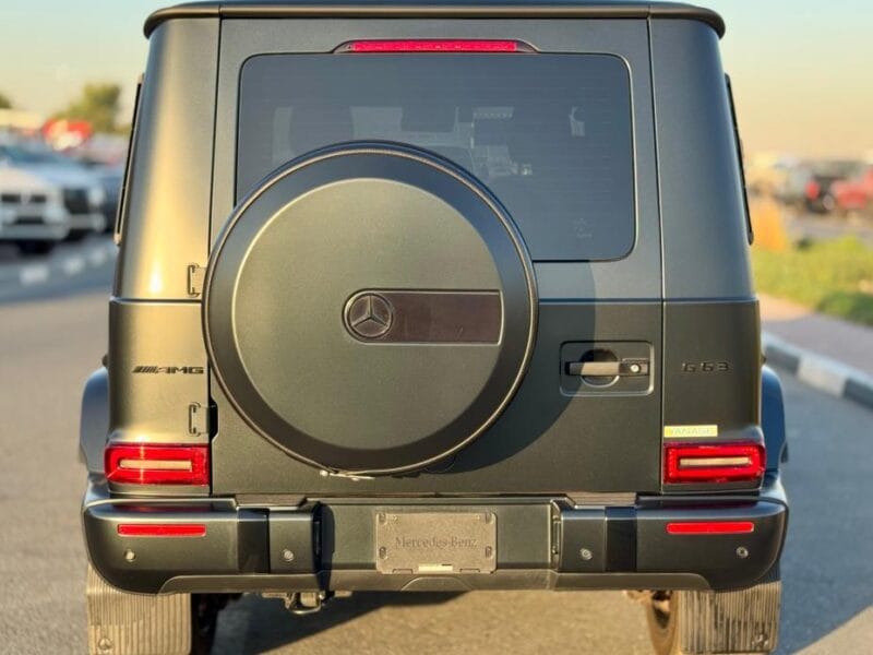 MERCEDES-BENZ G 63 AMG BLACK-WHITE 2022 A/T Petrol