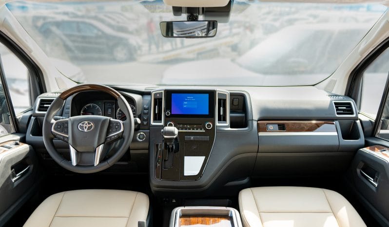 2025 Toyota Granvia 3.5L Premium AT Petrol