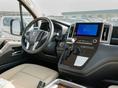 2025 Toyota Granvia 3.5L Premium AT Petrol