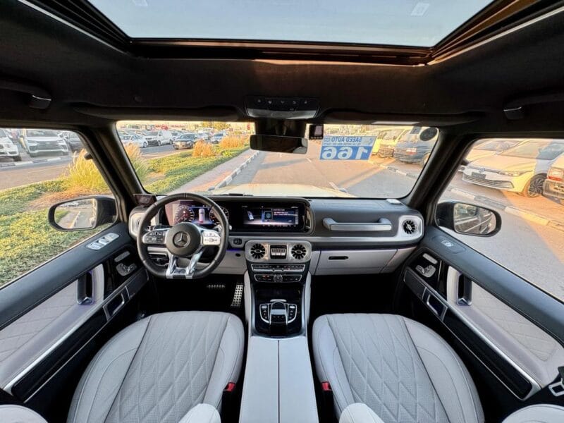 MERCEDES-BENZ G 63 AMG BLACK-WHITE 2022 A/T Petrol