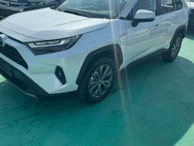 New 2025 Toyota RAV 4 Solid White 4WD Automatic