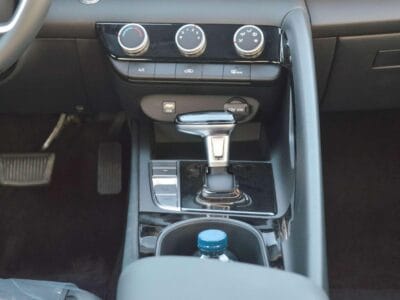 HYUNDAI ELANTRA 2025 - GRAY 4-Cylinder Engine