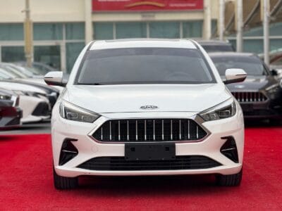 2023 JAC J7 White 1.5L Engine GCC Specs Automatic