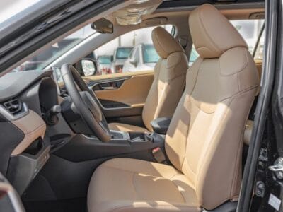 2025 Toyota Rav 4 Limited 2.5L AT Hybrid (Black)