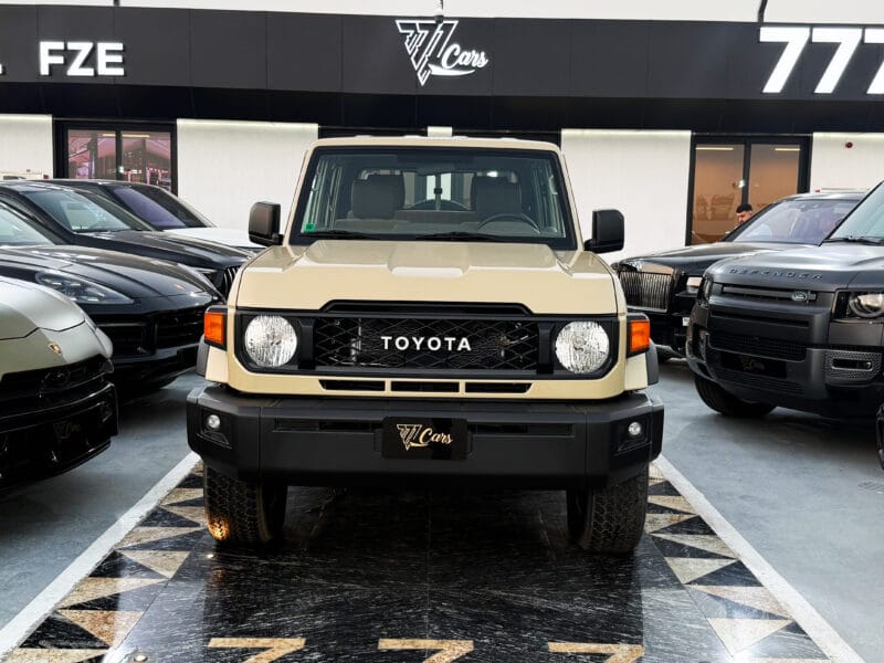 2025 Toyota Land Cruiser Pickup LC79 Double Cab Beige