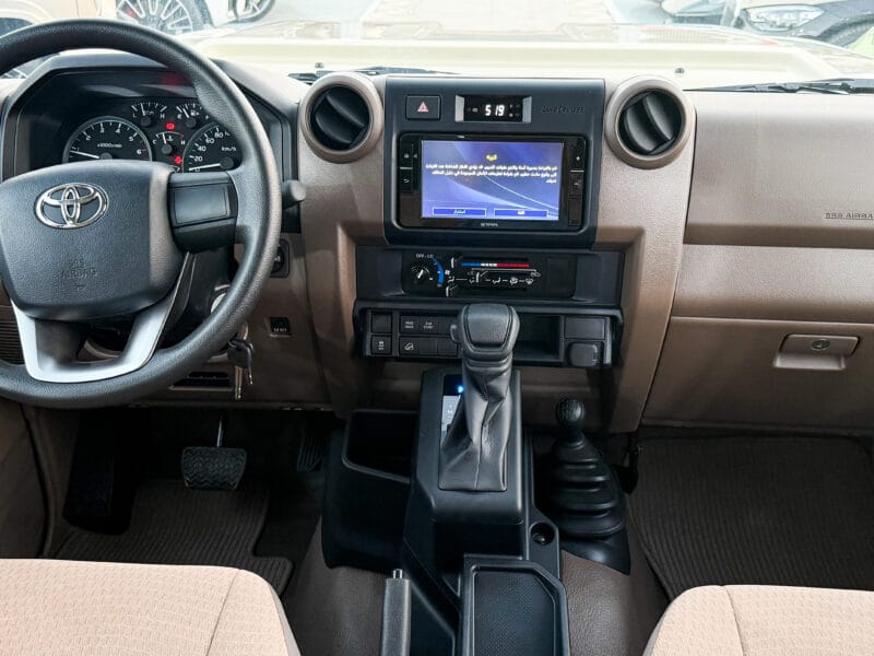 2025 Toyota Land Cruiser Pickup LC79 Double Cab Beige
