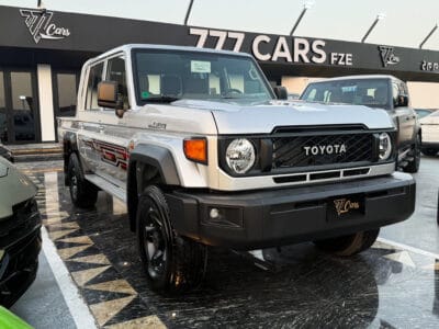 2025 Toyota Land Cruiser Pickup LC79 Double Cab White