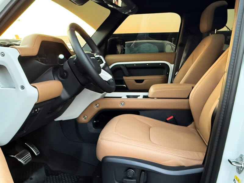 2025 Land Rover Defender P400 X-Dynamic HSE 110