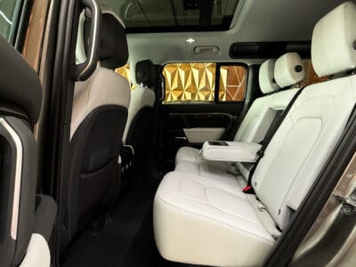 2025 Land Rover Defender P400 110 HSE Silver 3.0L V6