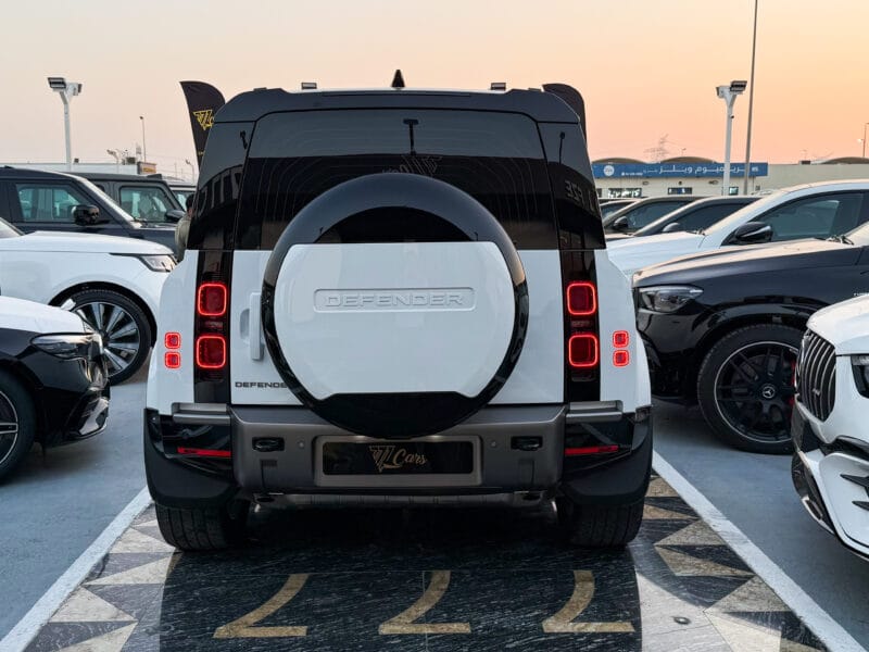 2025 Land Rover Defender P400 X-Dynamic HSE 110