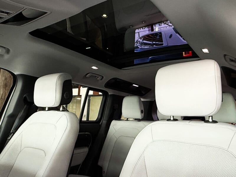 2025 Land Rover Defender P400 110 HSE Silver 3.0L V6