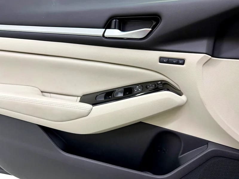 2024 Nissan Altima SL FSH Perfect condition
