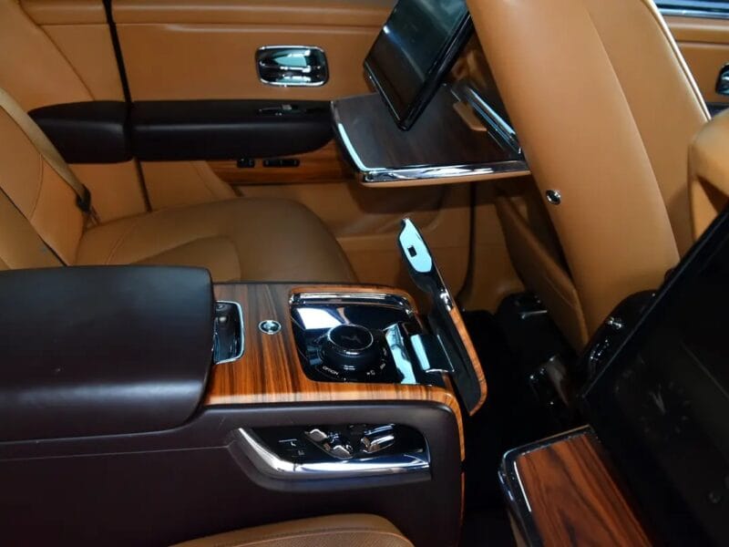 2020 Rolls-Royce Cullinan Black Badge Original Mansory KIT