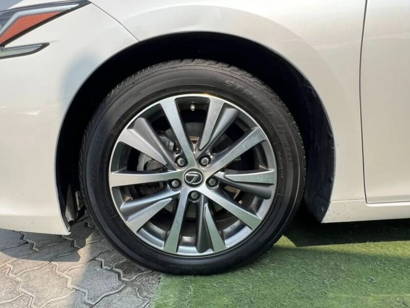 Lexus ES300h LEXUS ES300h 2019 Hybrid 2.5L (214 HP)