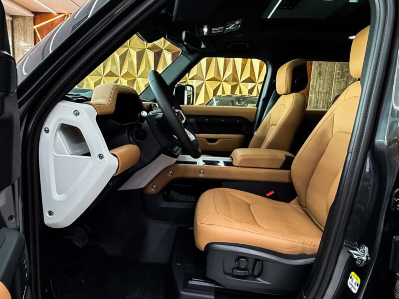 2025 Land Rover Defender P400 110 HSE Grey 3.0L V6