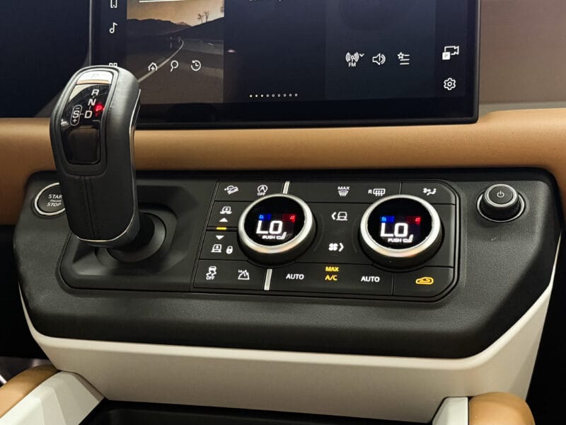 2025 Land Rover Defender P400 110 HSE Grey 3.0L V6