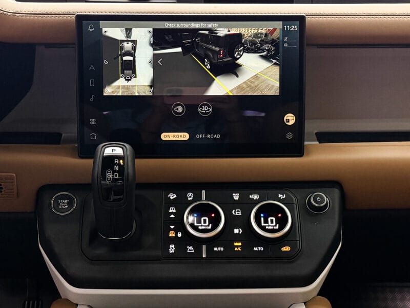 2025 Land Rover Defender P400 110 HSE Grey 3.0L V6