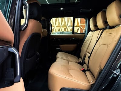 2025 Land Rover Defender P400 110 HSE Grey 3.0L V6