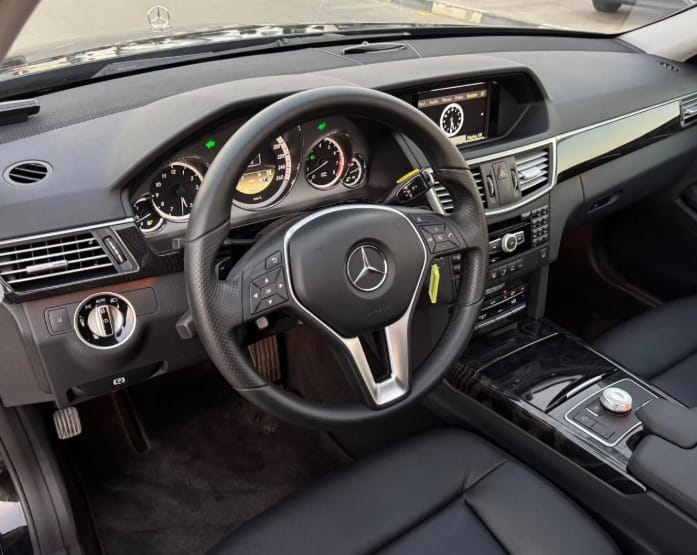 2012 MERCEDES-BENZ E350 V6 NEAT AND CLEAN CAR