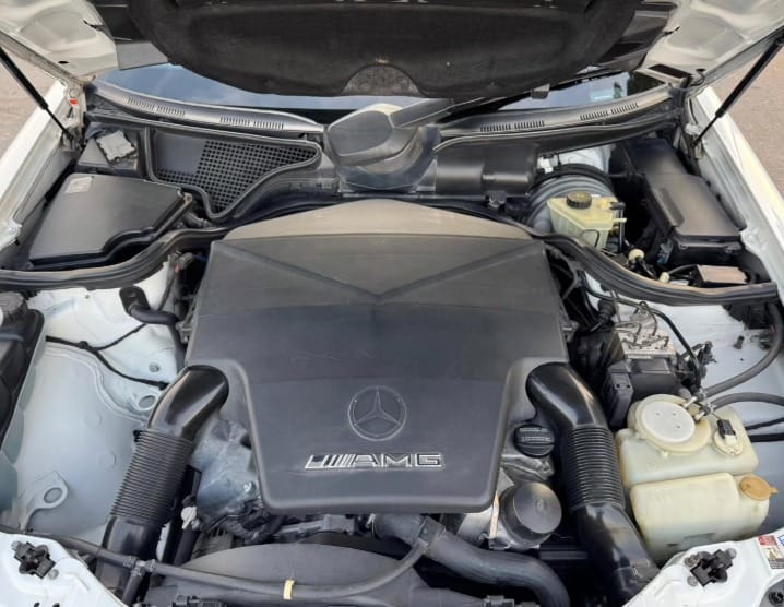 2000 MERCEDES-BENZ E55 V8 AUCTION GRADE 4/B