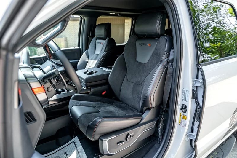 2023 Ford F-Series Pickup R 5.2-liter Supercharged V8 Engine