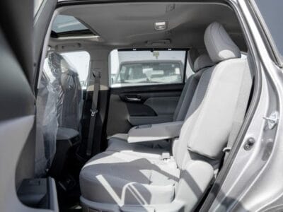 2025 Toyota Highlander GLE 2.5L AT Hybrid (Gray)