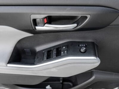 2025 Toyota Highlander GLE 2.5L AT Hybrid (Silver)