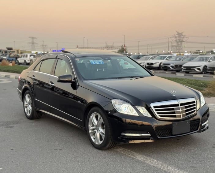 2012 MERCEDES-BENZ E350 V6 NEAT AND CLEAN CAR