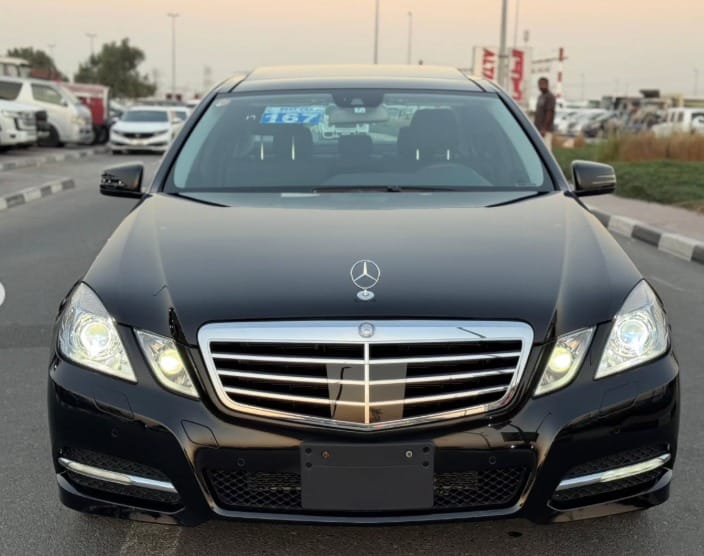 2012 MERCEDES-BENZ E350 V6 NEAT AND CLEAN CAR