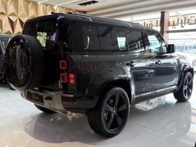 2025 Land Rover Defender P400 110 HSE Grey 3.0L V6