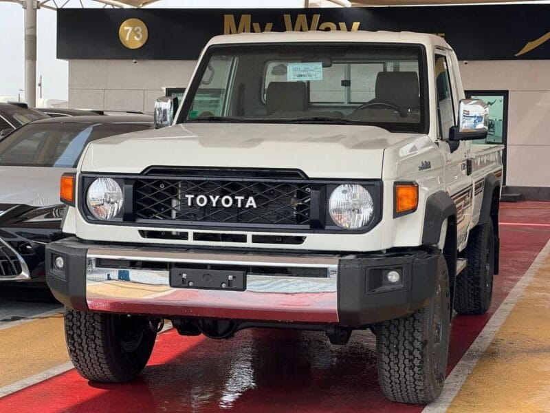 2025 Toyota Land Cruiser Pick Up Std 4.0L Single Cab Utility AWD