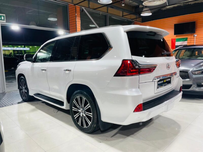 Lexus Lx570 White 2021