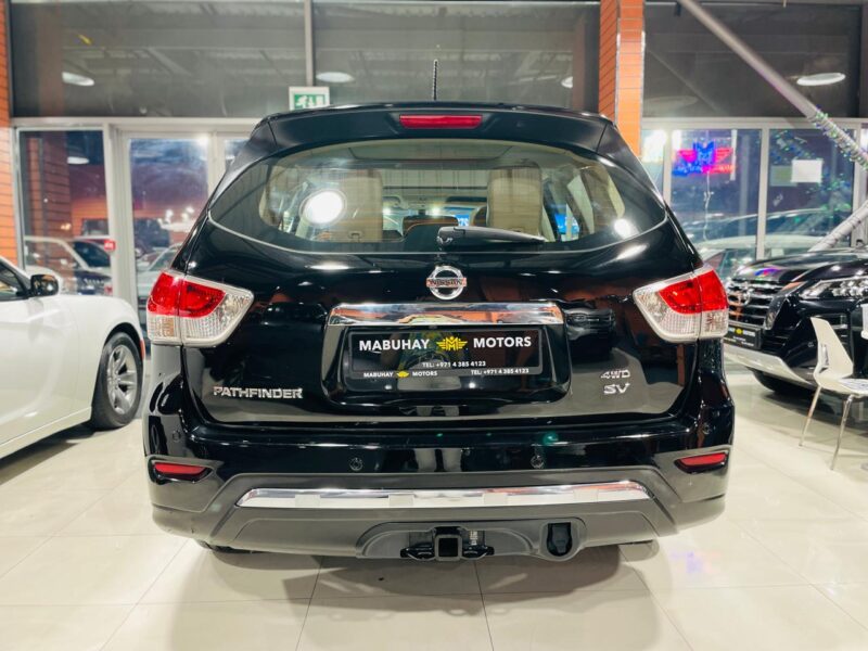 Nissan Pathfinder SV Black 2014