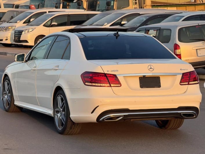 MERCEDES-BENZ E300 V6 2015 AUCTION GRADE 4/B