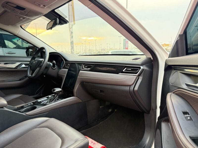 2023 JAC J7 White 1.5L Engine GCC Specs Automatic