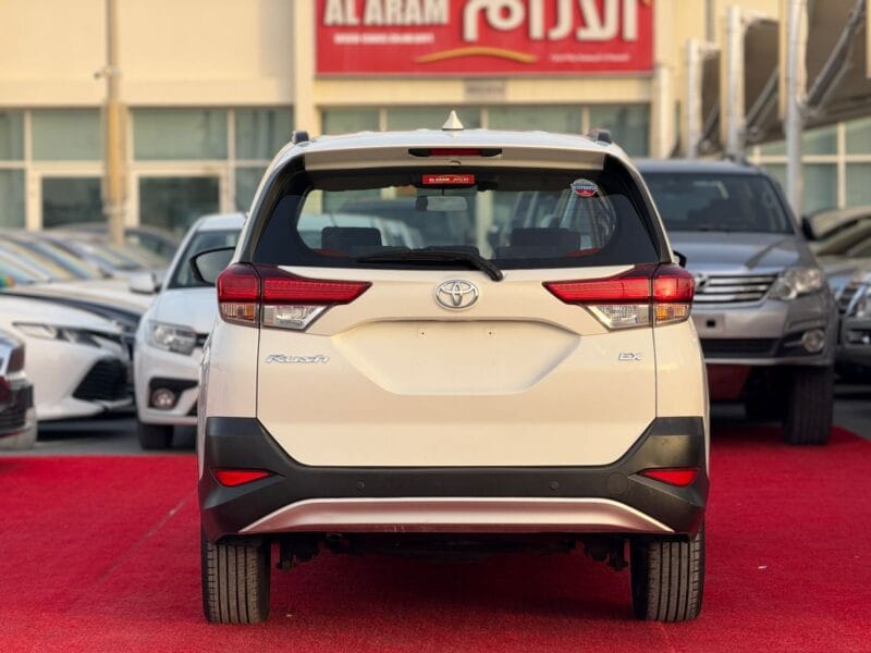 2022 Toyota Rush EX 7 Seaters 1.5L Engine GCC