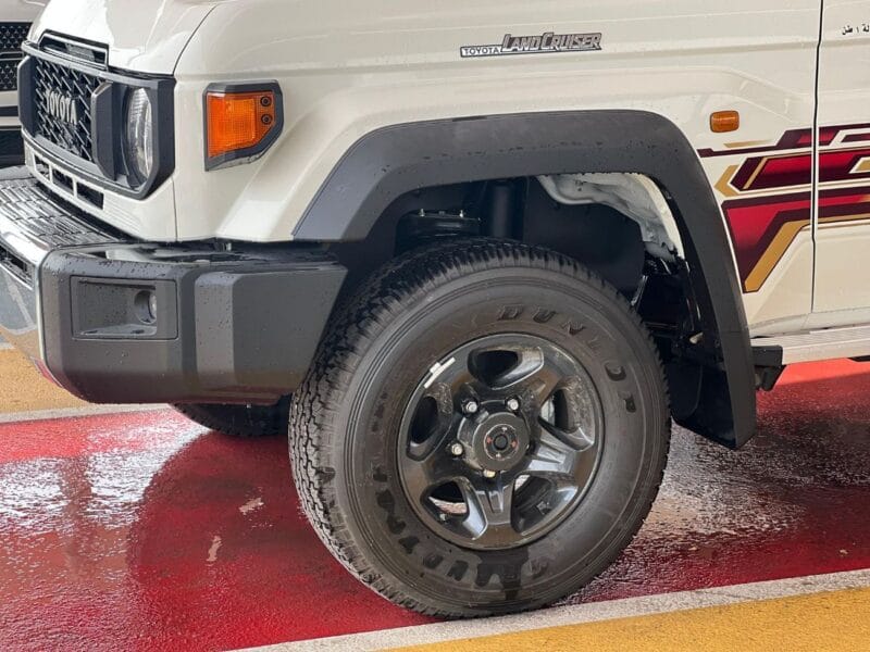 2025 Toyota Land Cruiser Pick Up Std 4.0L Single Cab Utility AWD