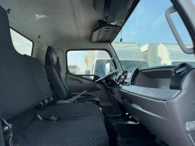 2019 Mitsubishi Canter Box 3.5L Manual Diesel