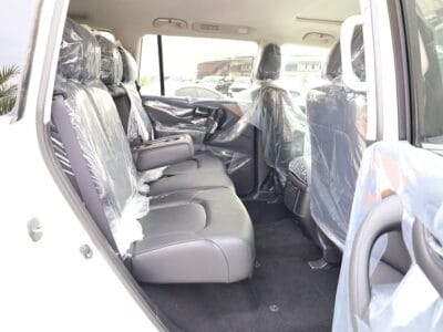 2024 Nissan Armada SL White 8-Cylinder Engine Automatic