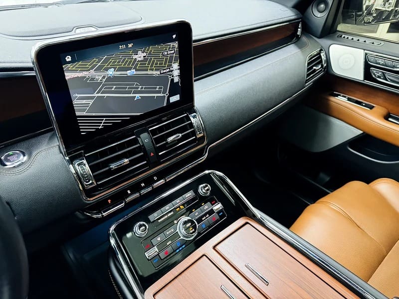 2020 Lincoln Navigator Presidential GCC PERFECT CONDITION