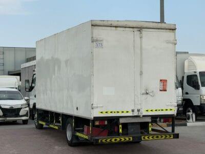 2019 Mitsubishi Canter Box White 4-Cylinder Engine