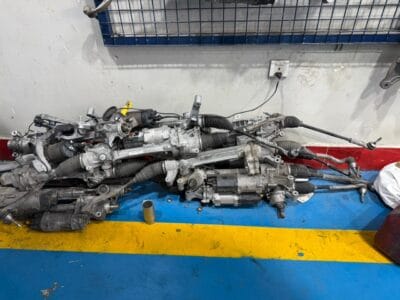 Vehicles Steering box auto balance