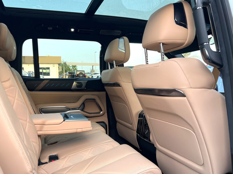 BYD Leopard 8 VIP HYBRID SILVERMOON 2025